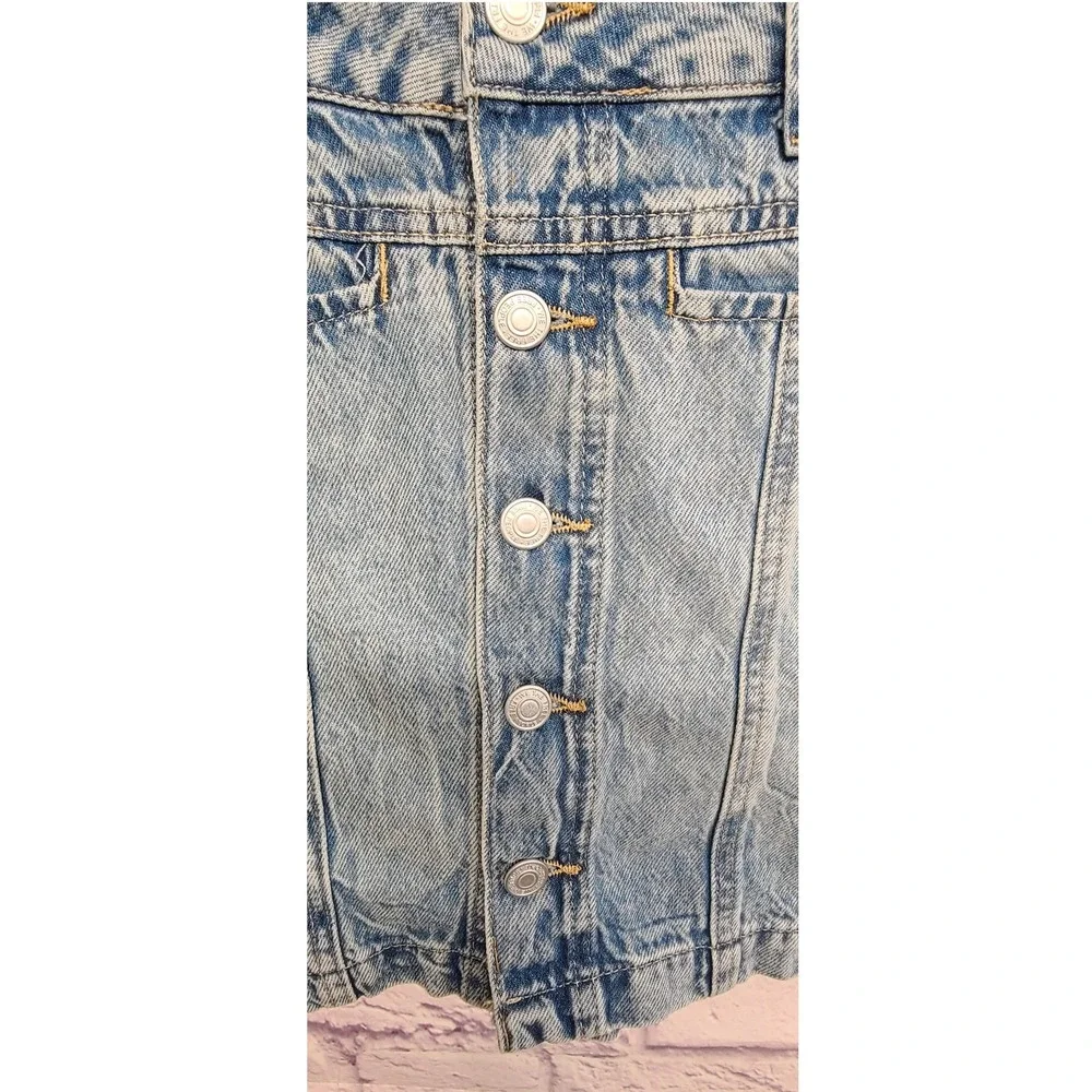 WE THE FREE Denim‎ Button Front Distressed Mini Skort Blue